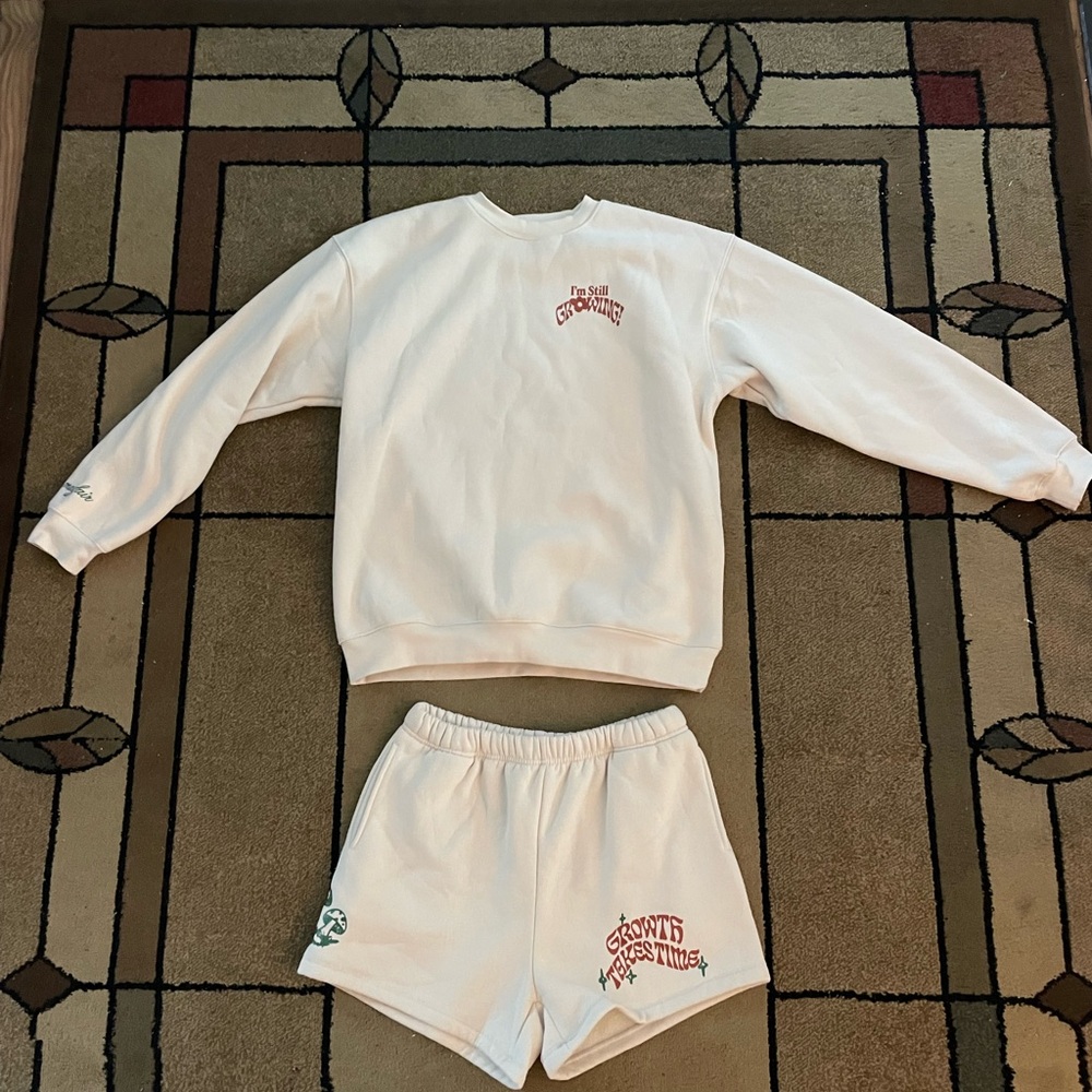 Women's White Crew Neck Sweater Set